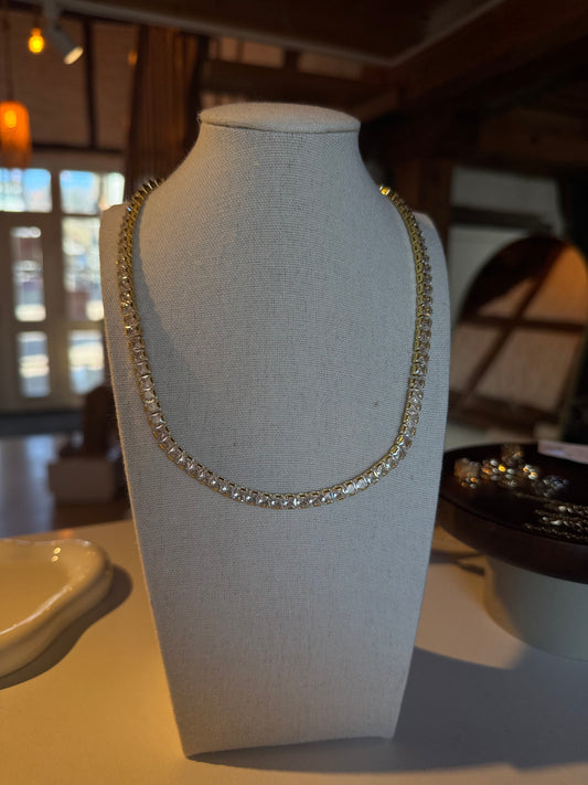 „Golden Spark“ Kette