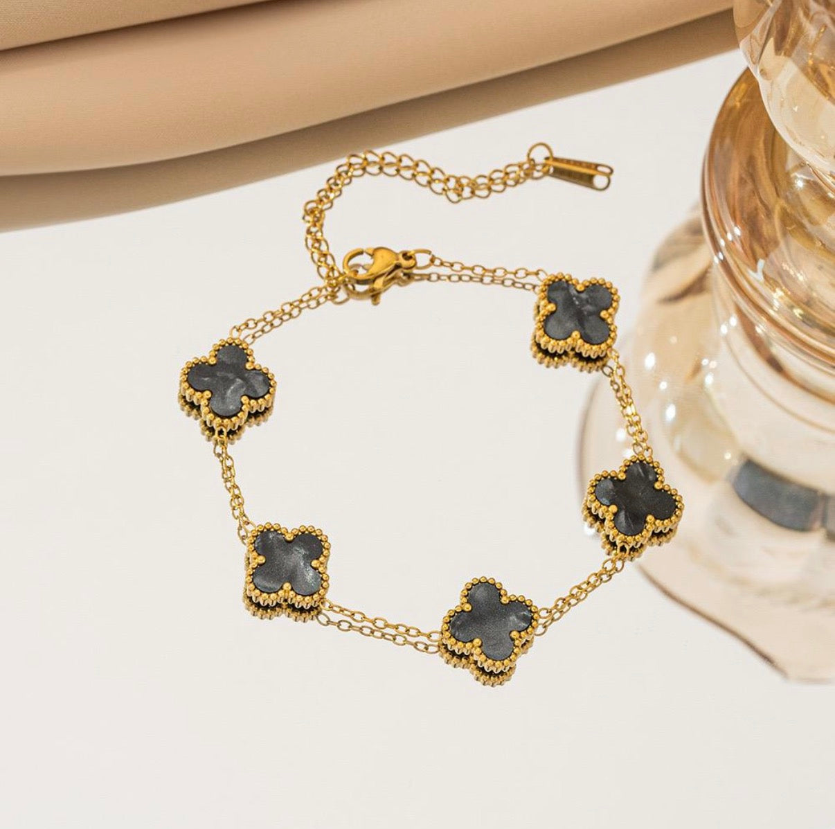 Luxus Clover Armband aus Edelstahl – Vergoldet | Elegantes Kleeblatt Design